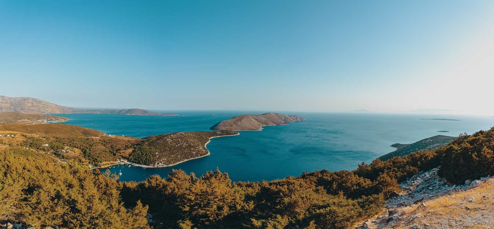 Vue plongeante sur la mer