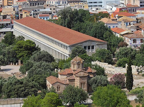 La stoa Attale vue des pentes nord Acropole